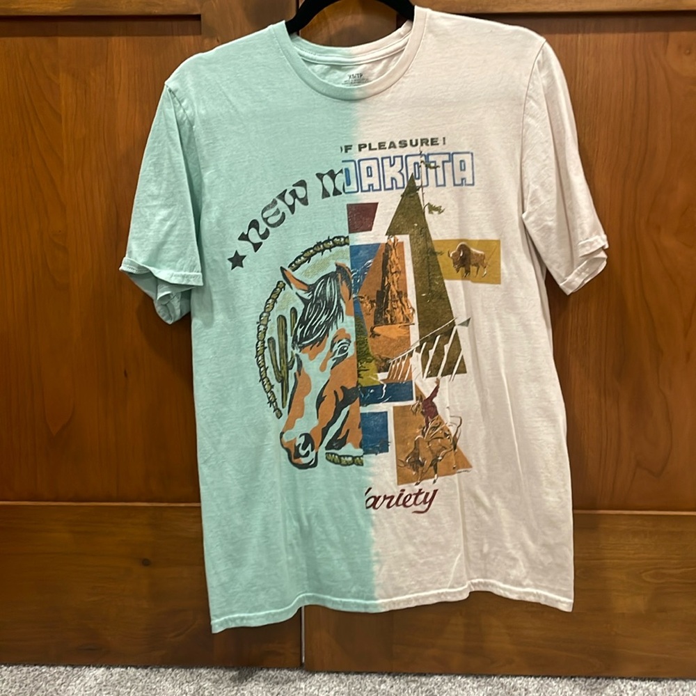 T shirt. XS. 100% cotton. Buckle.